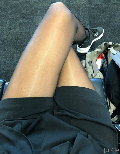 ティーンの自然なおっぱいOnlyFans アート裸 ギャラリー