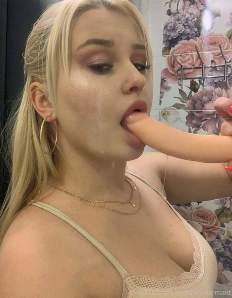 ショートヘアのオンリーファンズ ホットセックス 写真