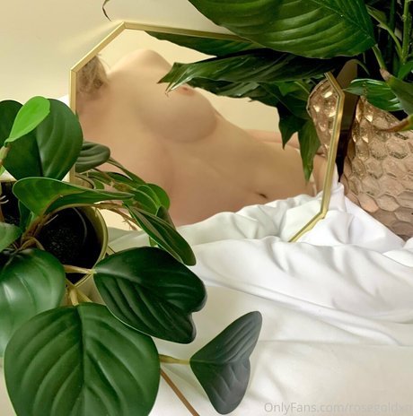 ラテン系ティーンオンリーファンズ エロ 写真