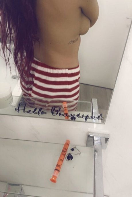 aradia xfiento ポルノスター 写真