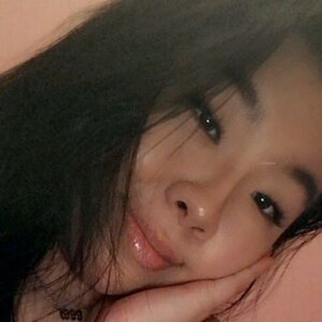 巨大な天然おっぱいオンリーファンズ 無料アダルト 画像