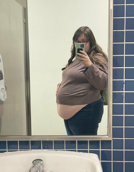 フェイシャルオンリーファンズ セクシーヌード 写真