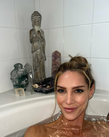 熟女の足オンリーファンズ エロ 写真