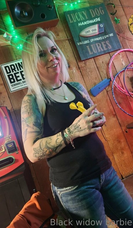 縛られたOnlyFans セクシー ギャラリー