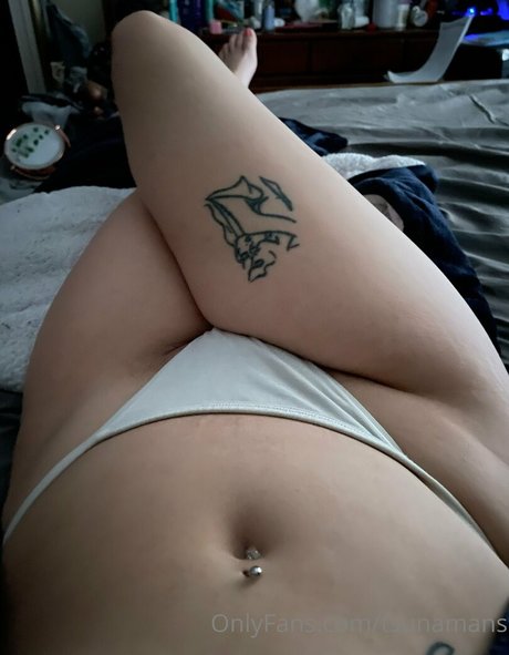 tsunamans 完璧なポルノスター 写真