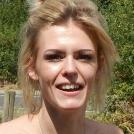 年配の熟女オンリーファンズ 美しいxxx 写真