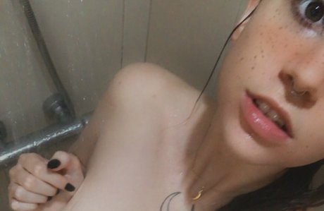 ラバーオンリーファン 裸 ギャラリー