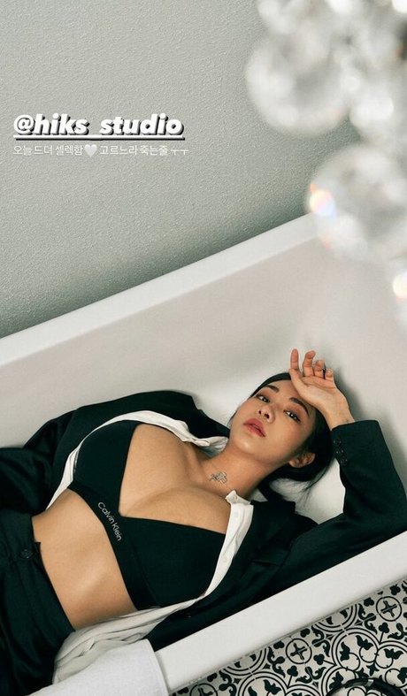 Tasha Y 素敵なモデル 写真