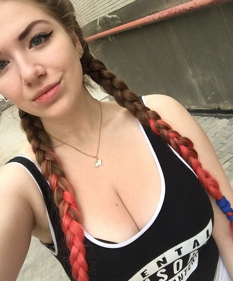 ゴス3P OnlyFans 美しいヌード 写真