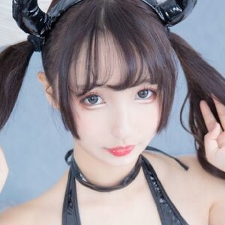 年配の熟女オンリーファンズ セクシーヌード 画像