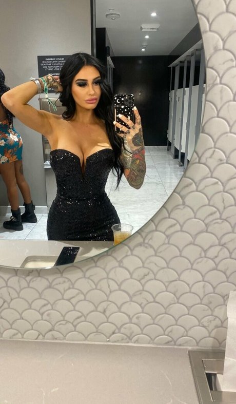 Milan Alexandrea ポルノスター 美しい 写真