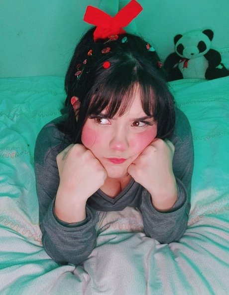 OnlyFansの普及 ポルノ 写真