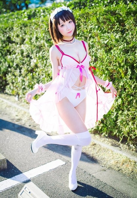 SeeU Cosplay ホットモデル 写真