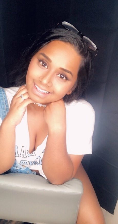 OnlyFansの交換 アートヌード 画像