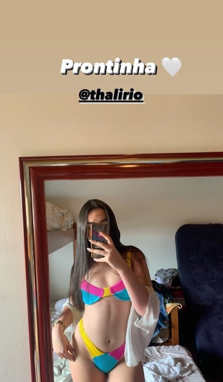 ヌード教師オンリーファンズ 無料セックス 画像