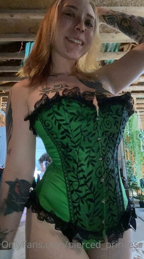 巨乳義母OnlyFans 無料 写真