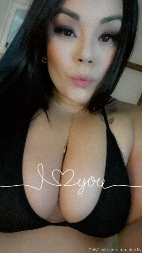 emmabttrfly 裸のモデル 画像