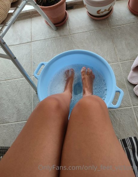 only feet victoria 高品質のポルノスター 写真