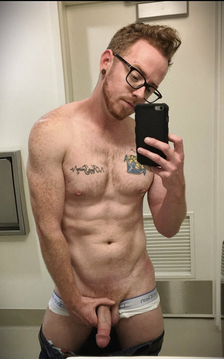 痩せたアジア人ティーン OnlyFans 無料セックス 画像