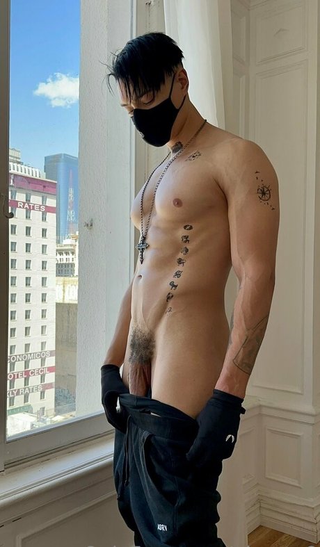 phenta8 裸のモデル 画像