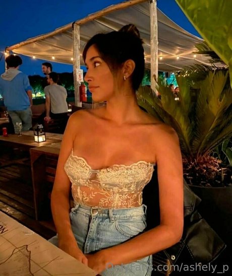 ashely p エロティック女優 写真