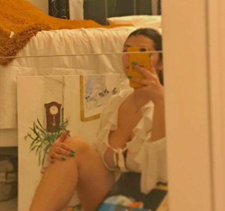 Nada C スター 裸 ギャラリー