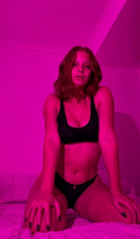 Victoria Biocca ポルノスター ヌード 画像