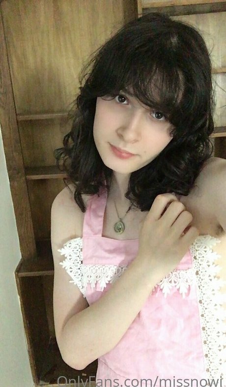 missnowi エロティックなスター 写真