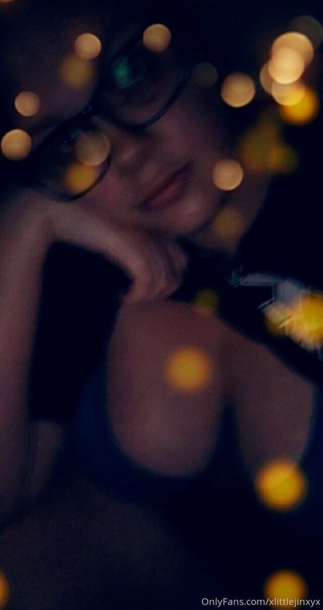 ariajinxfree セクシーなスター 写真