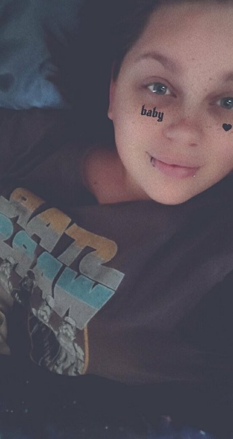 ariajinxfree スター xxx 写真