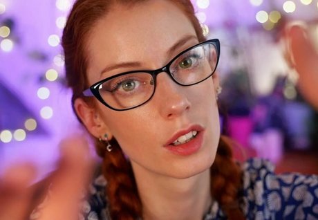 Miss Chloe ASMR アダルトスター アーカイブ