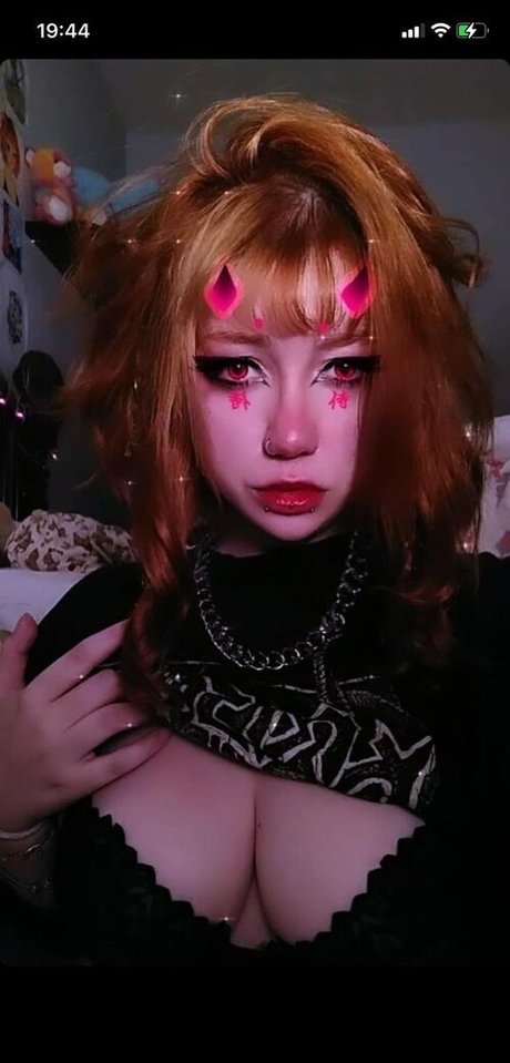 Heloisa CDNX ポルノスター アート 画像