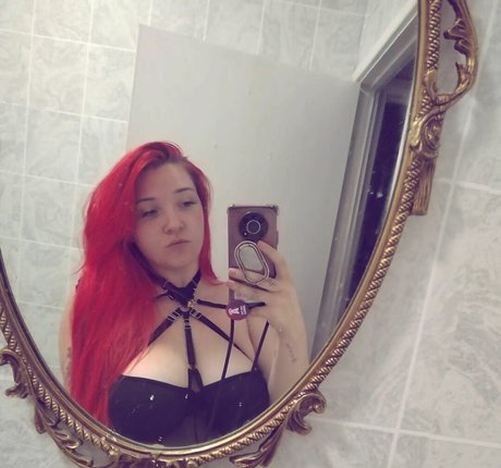 Ariel Vanderberg ヌードモデル 写真