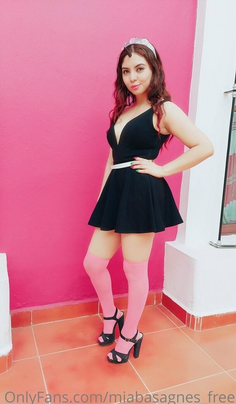 miabasagnes free セクシーなスター 画像