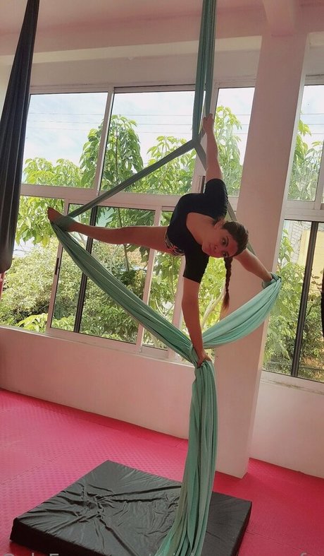 miabasagnes free ポルノモデル ギャラリー