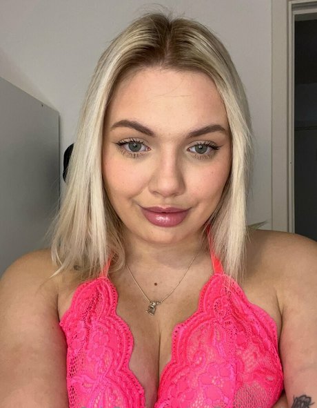 プリティオンリーファンズ ポルノグラフィック 写真