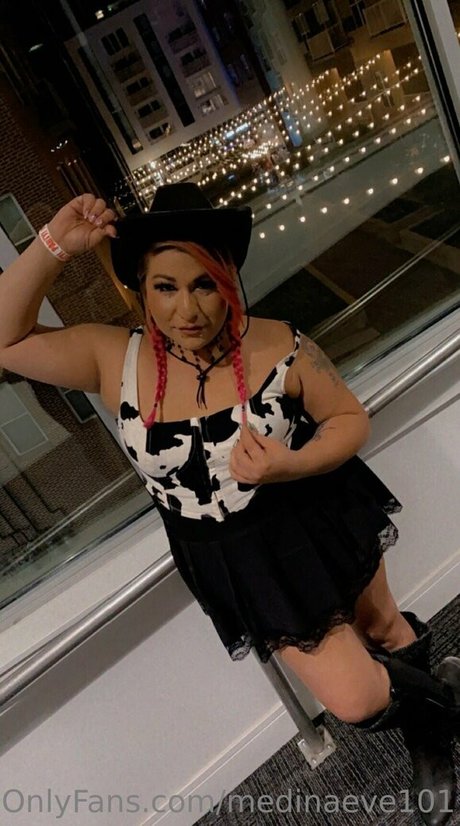 medinaeve101 スターセックス 写真