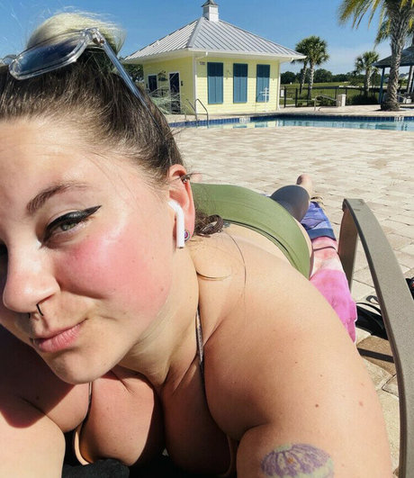 Olive Mass Beauty 独占ポルノスター ギャラリー