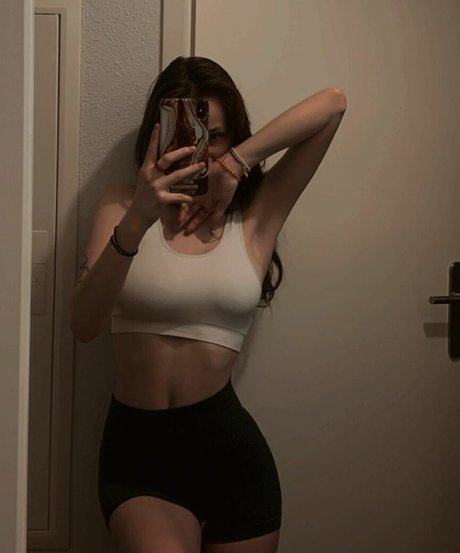 大きな乳首オンリーファンズ ホットxxx 写真