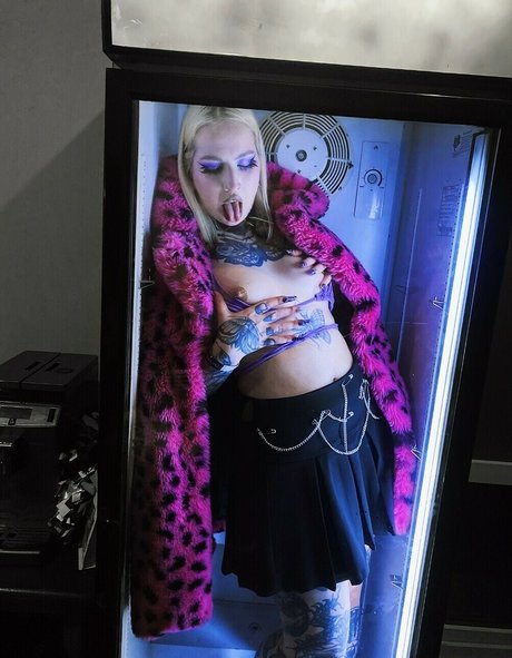 ママの足OnlyFans セクシーヌード 写真