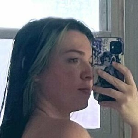 Ivieenova ポルノスター 画像