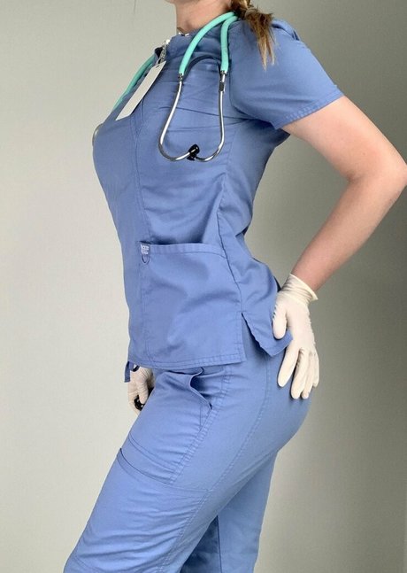 スマイルオンリーファンズ ヌード 画像