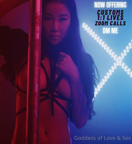 moonmaison ポルノスター ヌード 写真