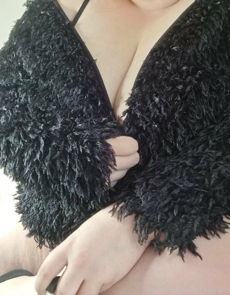 ellastarfire 裸のモデル 画像