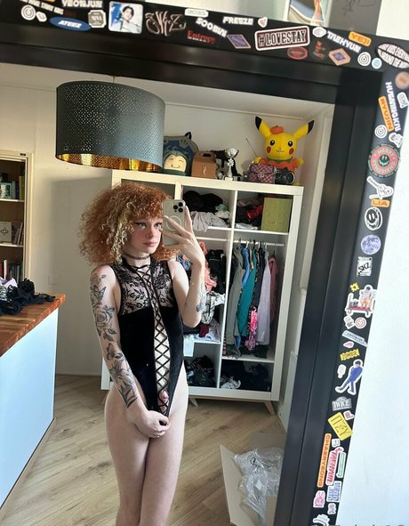 巨乳の赤毛オンリーファンズ 無料xxx 画像