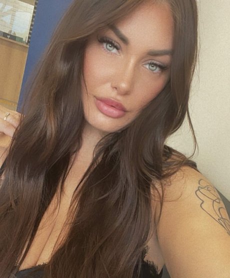 クリスマスヌードOnlyFans HD ギャラリー