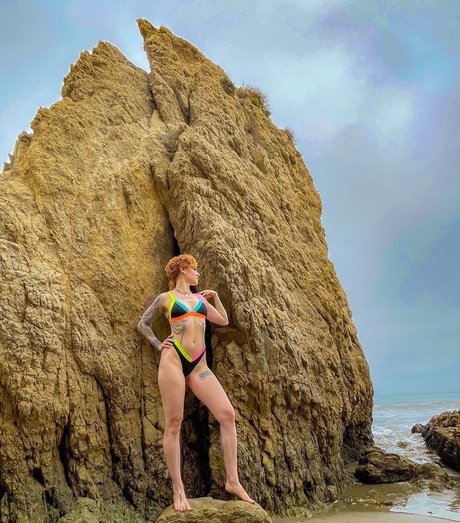 かわいいティーンのオンリーファンズ アートポルノ 写真