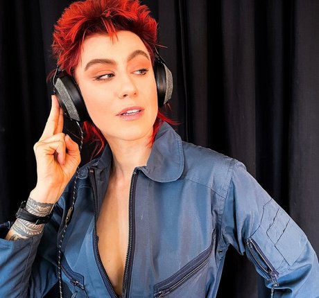 母乳オンリーファン アートヌード 写真