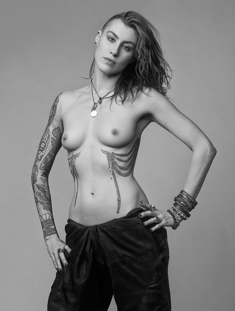 ポーグガールズオンリーファン アダルト 写真