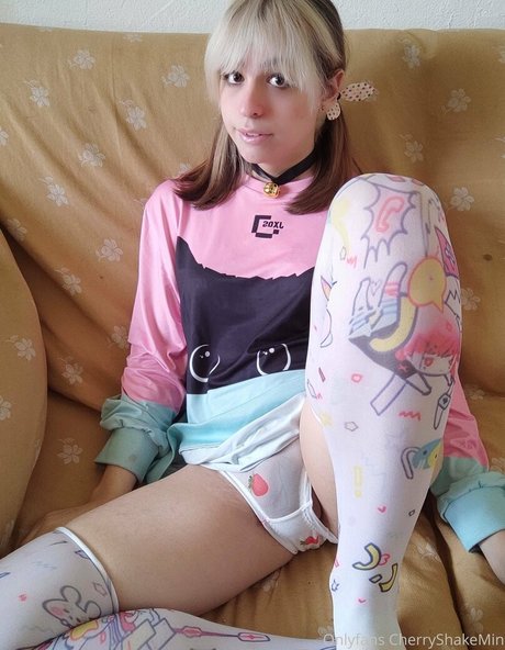 CherryShakeMin ポルノスター エロティック 画像